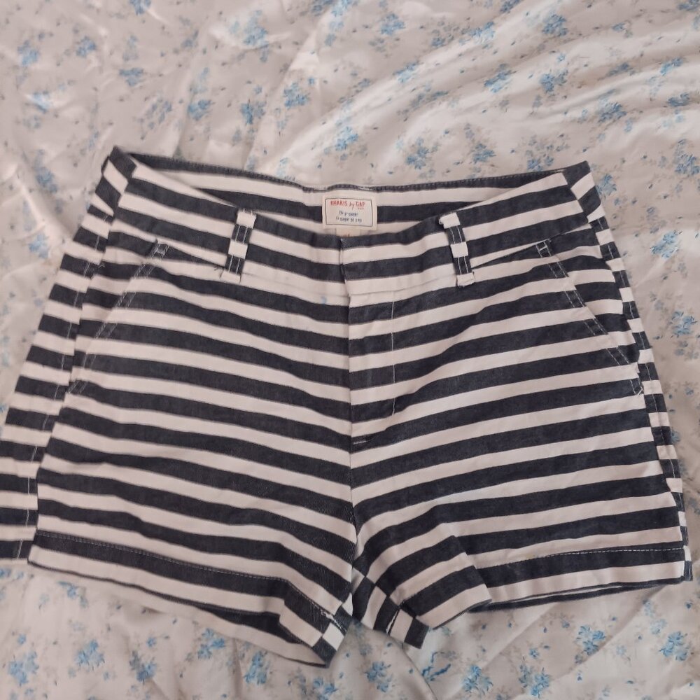 The 3" short, khakis from GAP